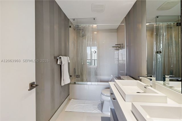 55 SW 9th St 2301, Miami, FL 33130