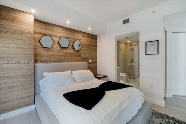 55 SW 9th St 2301, Miami, FL 33130