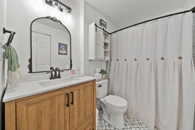 14 Bourbon Street 27, Peabody, MA 01960