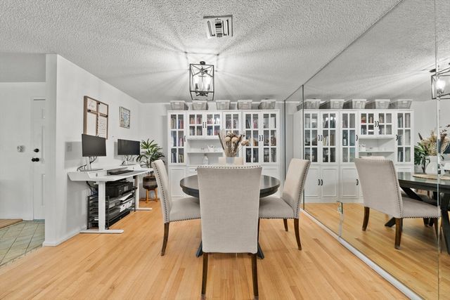 14 Bourbon Street 27, Peabody, MA 01960
