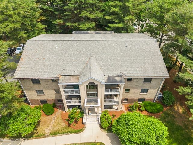 14 Bourbon Street 27, Peabody, MA 01960