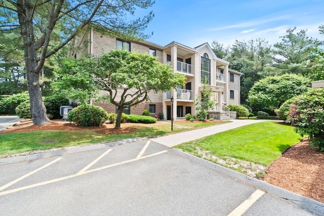 14 Bourbon Street 27, Peabody, MA 01960