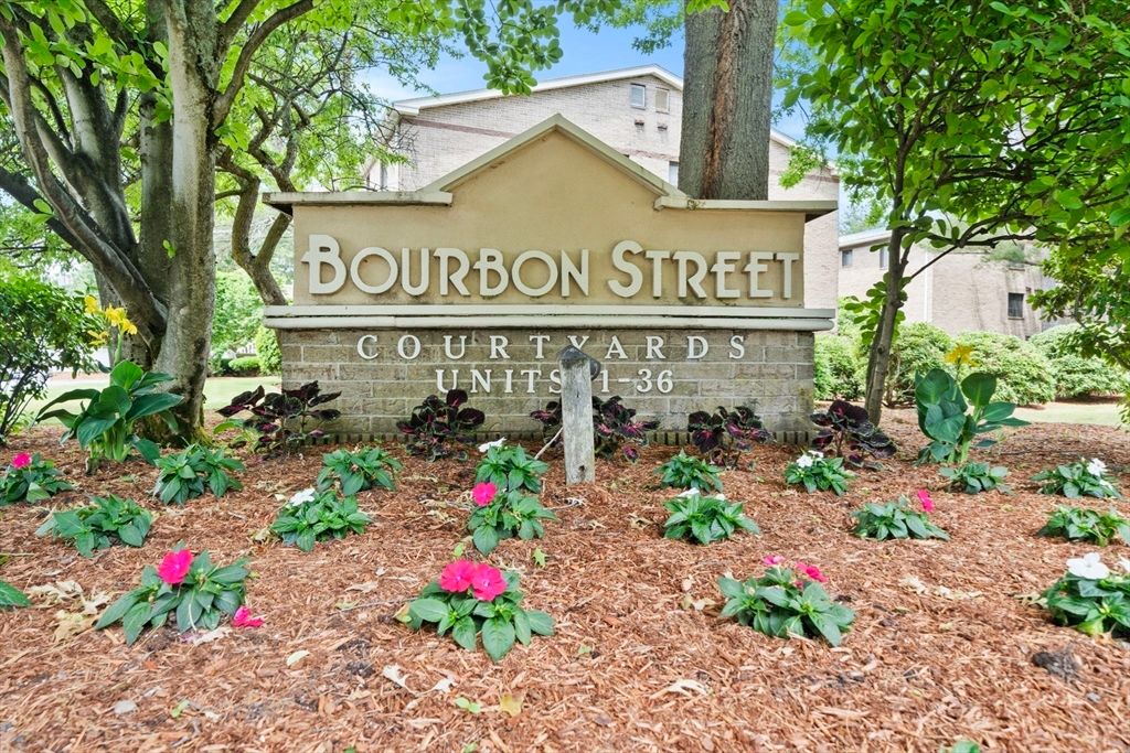 14 Bourbon Street 27, Peabody, MA 01960