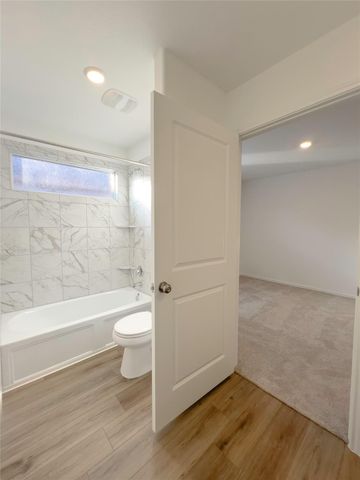 603 Water way Ave, Hutto, TX 78634