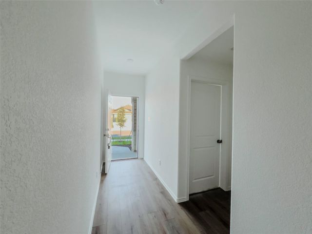 603 Water way Ave, Hutto, TX 78634