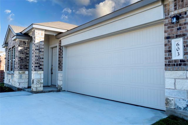 603 Water way Ave, Hutto, TX 78634