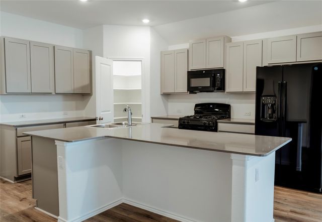 603 Water way Ave, Hutto, TX 78634