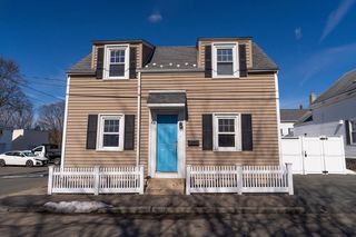 68 Beaver St, Salem, MA 01970