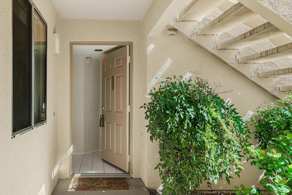 Image 4 of property listing at 78127 Crimson Court, La Quinta, CA 92253