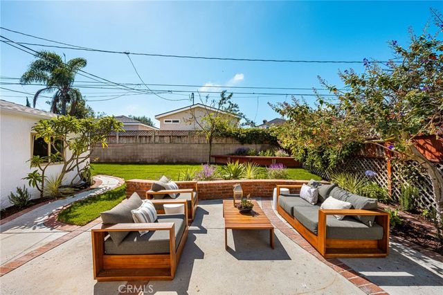 2412 Sebald Avenue, Redondo Beach, CA 90278