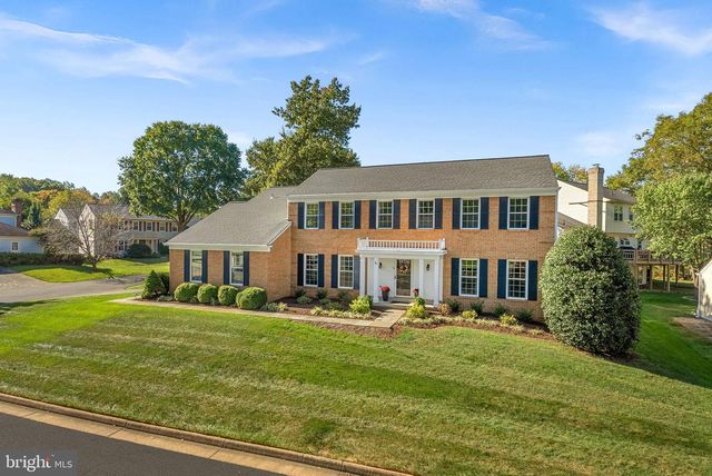 18 CHRISTOPHER LN, Sterling, VA 20165