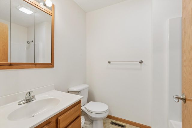 921 10th Street 0, Dewitt, IA 52742