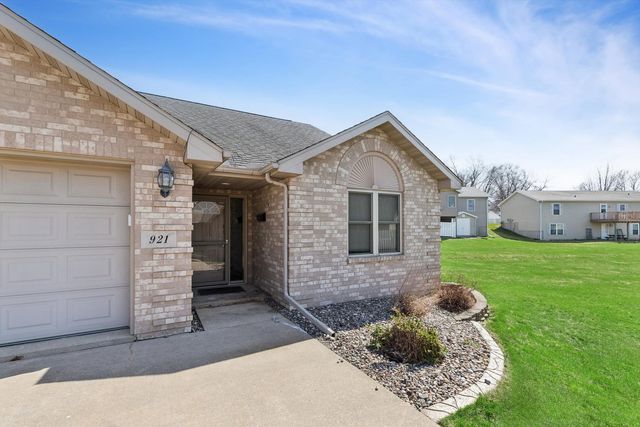 921 10th Street 0, Dewitt, IA 52742