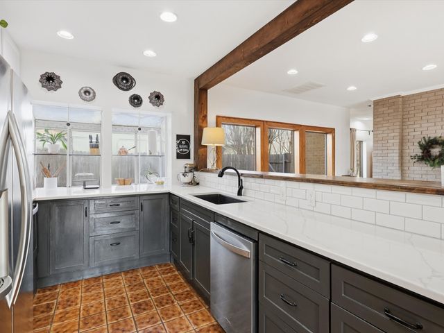 333 S Centre Avenue, Lancaster, TX 75146