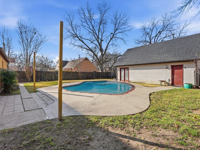 333 S Centre Avenue, Lancaster, TX 75146