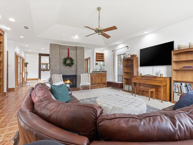 333 S Centre Avenue, Lancaster, TX 75146