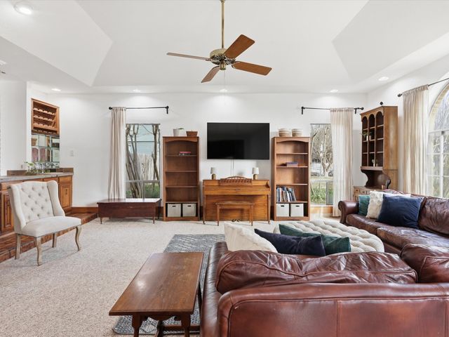 333 S Centre Avenue, Lancaster, TX 75146