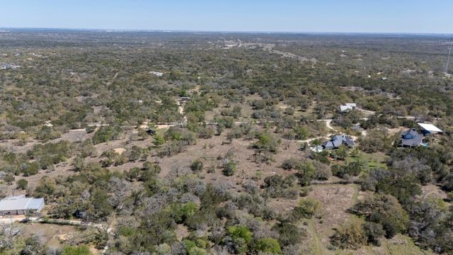 453 Nameless RD, Driftwood, TX 78619