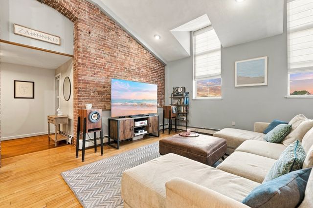 663 Boston St 7, Lynn, MA 01905