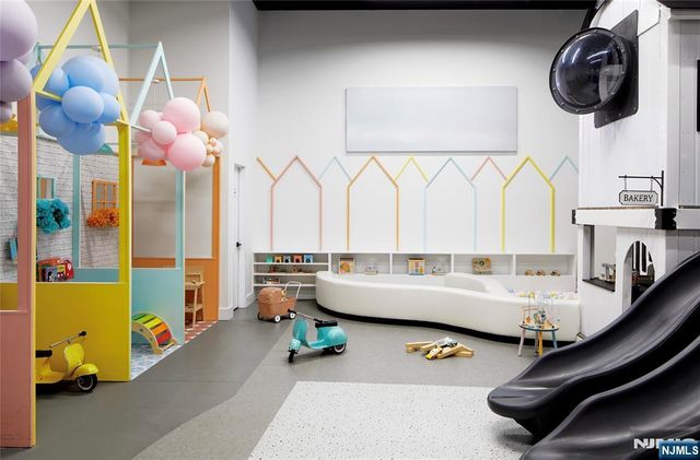 2057 Hudson Street, Fort Lee, NJ 07024