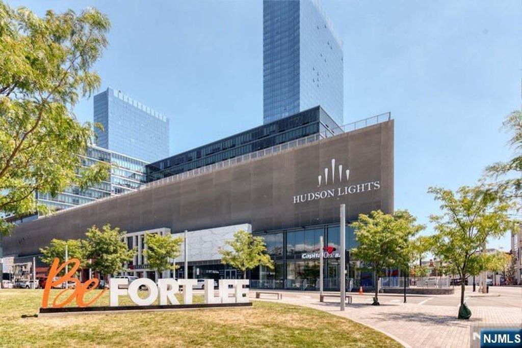 2057 Hudson Street, Fort Lee, NJ 07024