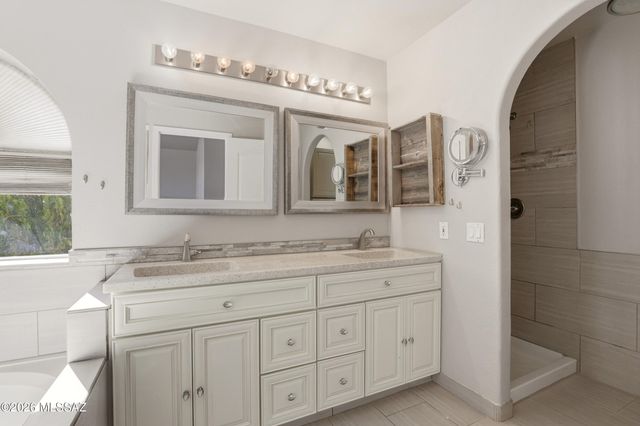 7650 W Summer Sky Drive, Tucson, AZ 85743