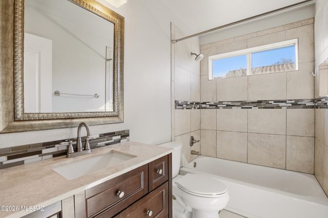 7650 W Summer Sky Drive, Tucson, AZ 85743