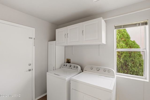 7650 W Summer Sky Drive, Tucson, AZ 85743