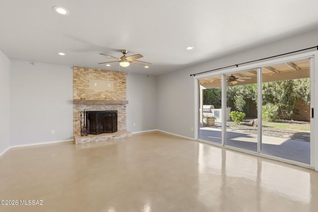 7650 W Summer Sky Drive, Tucson, AZ 85743