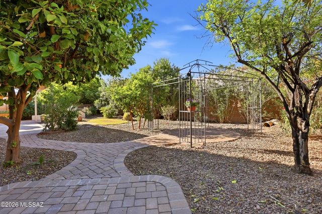 7650 W Summer Sky Drive, Tucson, AZ 85743