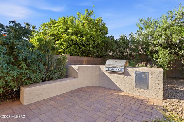 7650 W Summer Sky Drive, Tucson, AZ 85743