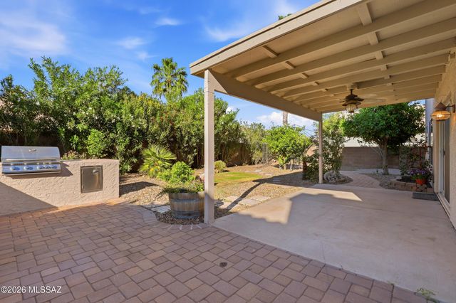 7650 W Summer Sky Drive, Tucson, AZ 85743