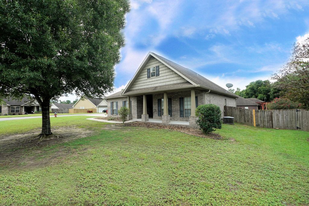 401 Wych Circle, Crestview, FL 32536