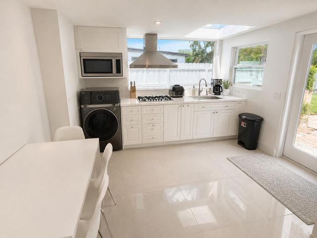 327 LANCASTER Street, Boca Raton, FL 33487