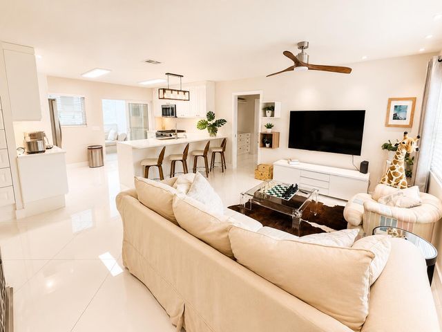 327 LANCASTER Street, Boca Raton, FL 33487