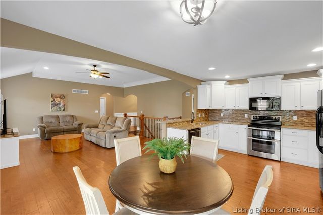12305 Turnberry Trace, Sellersburg, IN 47172