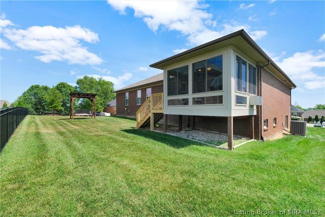 12305 Turnberry Trace, Sellersburg, IN 47172