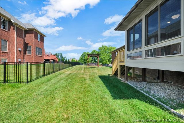 12305 Turnberry Trace, Sellersburg, IN 47172