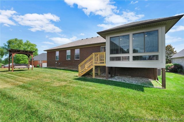 12305 Turnberry Trace, Sellersburg, IN 47172