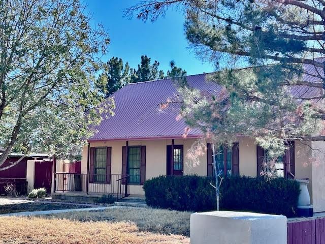 1207 N 6th St, Alpine, TX 79830