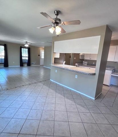 1207 N 6th St, Alpine, TX 79830