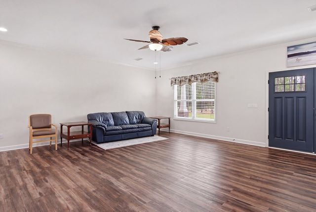 1382 Glen Lawrence Rd, Cowarts, AL 36321