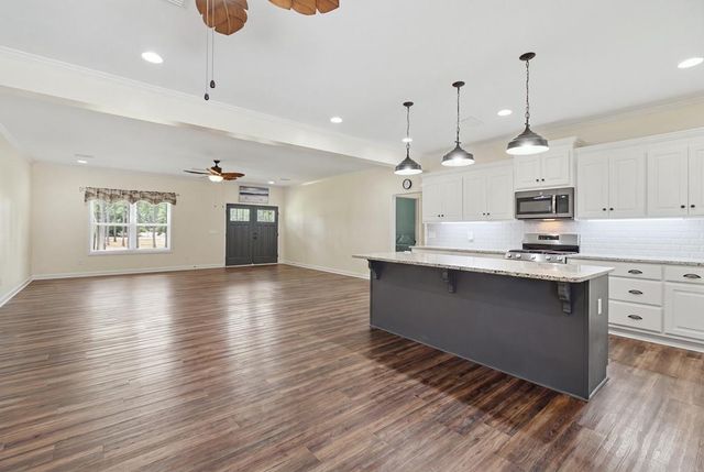 1382 Glen Lawrence Rd, Cowarts, AL 36321