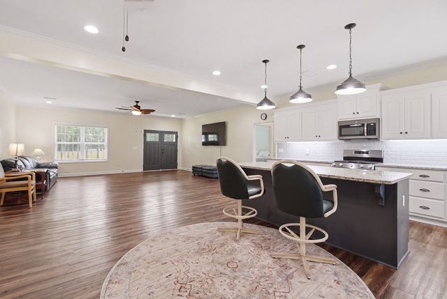 1382 Glen Lawrence Rd, Cowarts, AL 36321