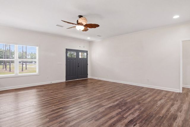 1382 Glen Lawrence Rd, Cowarts, AL 36321