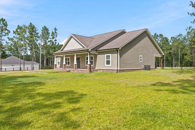 1382 Glen Lawrence Rd, Cowarts, AL 36321