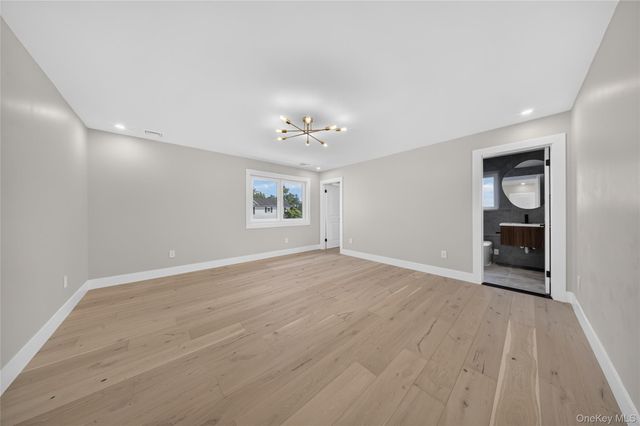 2 Lee Place, Old Bethpage, NY 11804