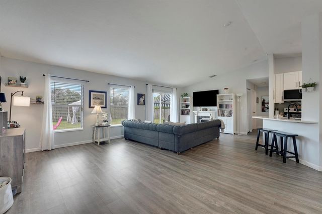 572 SW Bacon Terrace, Port St. Lucie, FL 34953