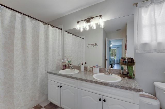 572 SW Bacon Terrace, Port St. Lucie, FL 34953