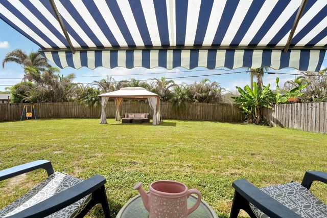 572 SW Bacon Terrace, Port St. Lucie, FL 34953